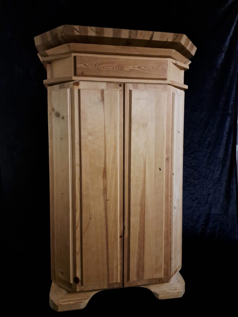 Eckschrank